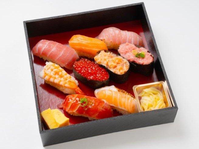 鮪とサーモンたっぷり握り