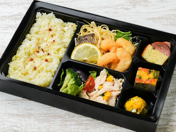 お魚の香草オイル焼きとエビマヨ