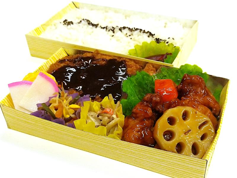 とんかつ名古屋みそソース×鶏と野菜の黒酢餡かけ弁当