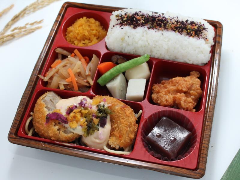 【定番】メンチカツ醤油のタルタルソース
