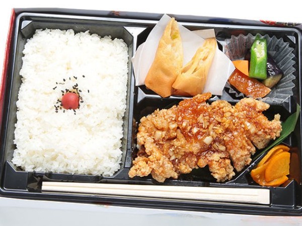 地鶏揚げ鶏弁当