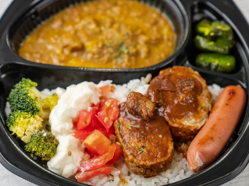 【食べるキーマカレー】自家製デミソースハンバーグ