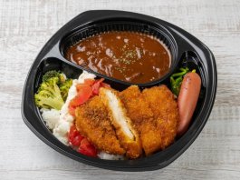 【飲む牛スジ煮込みハヤシ】やわらかチキンカツ