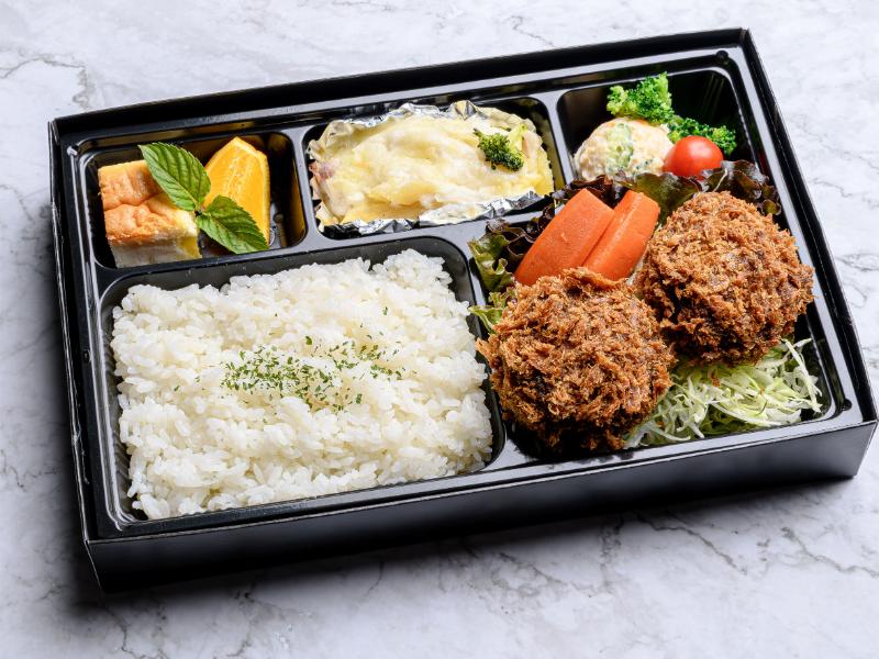 メンチカツ弁当（デミグラスソース）