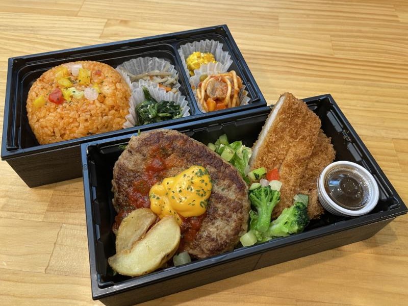 トマトチーズハンバーグ×豚ロースカツ二段重