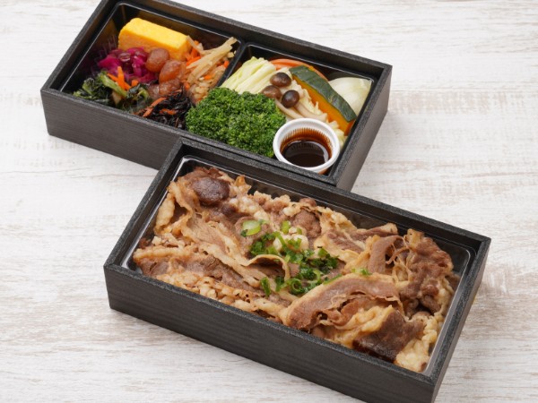彩り牛すき二段御膳