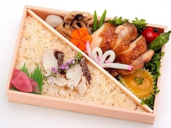 開運箱 鯛めしと地鶏の照焼き膳