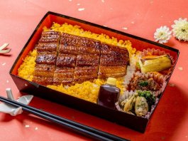 松吉家の鰻重と３種のお菜
