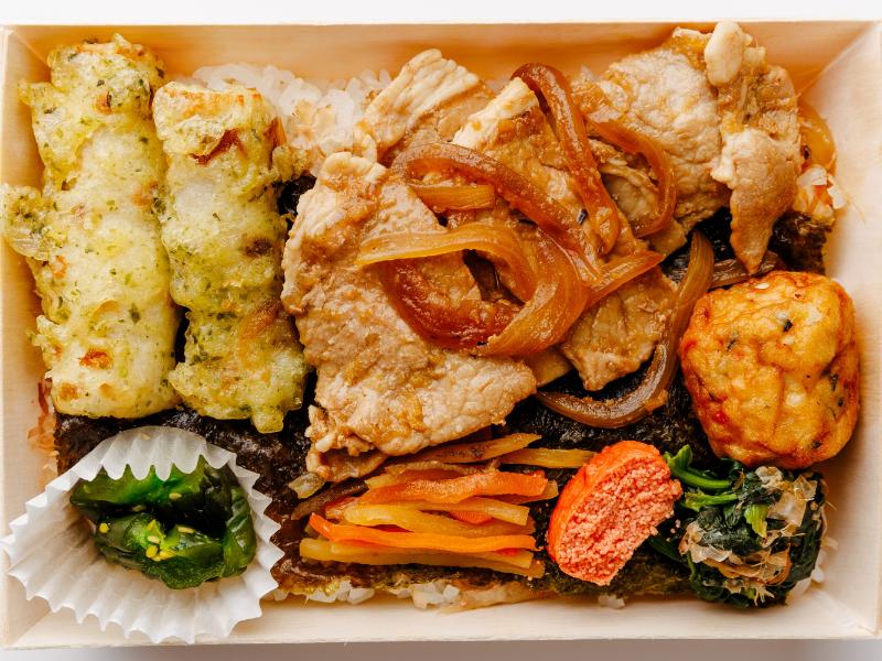 黄金比率の豚の生姜焼き海苔弁当