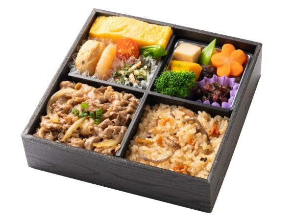和牛すき焼き懐石御膳（紙パック茶250ml付）