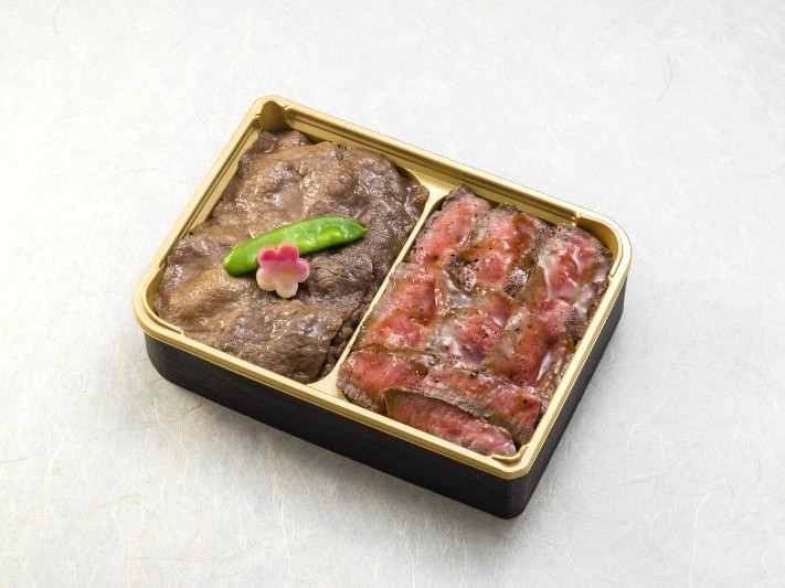 すき焼きとステーキの肉三昧弁当