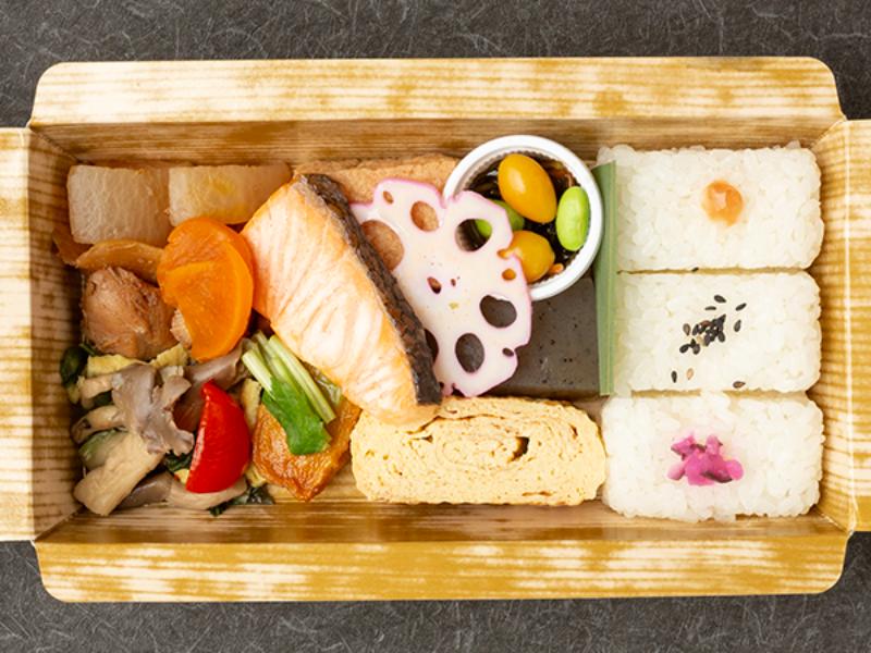 熟成塩麹仕立て 鮭の旨味焼きと彩り御膳