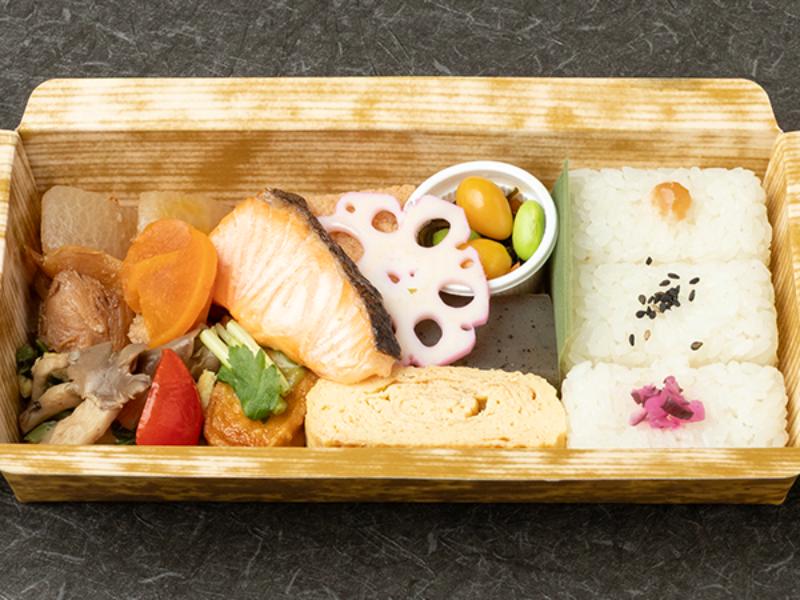 熟成塩麹仕立て 鮭の旨味焼きと彩り御膳