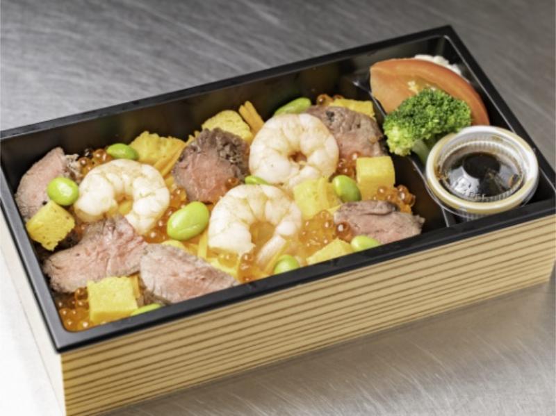 ローストビーフと海鮮の彩り重