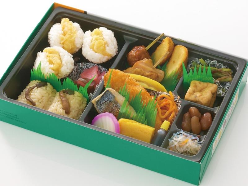 行楽弁当（天むす・炊込み）