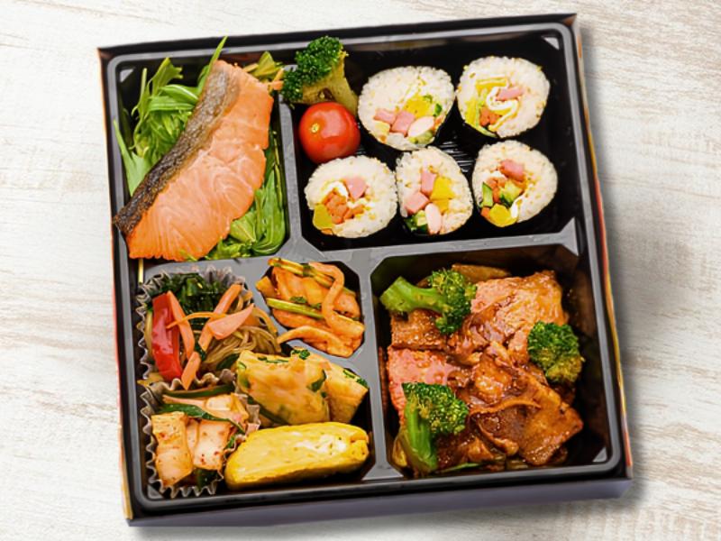 サムギョプサル赤と焼き鮭弁当～キンパ～
