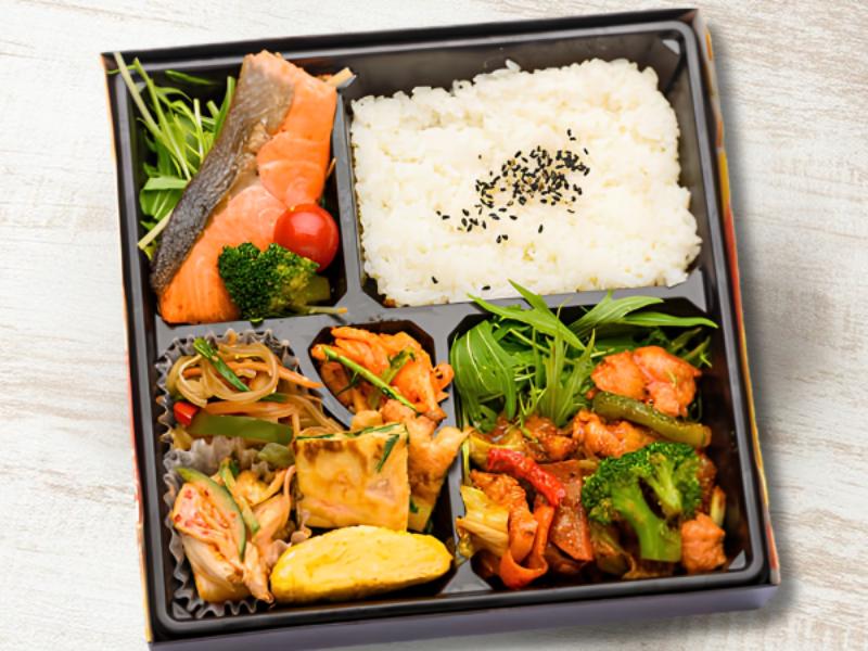 タッカルビ赤と焼き鮭弁当