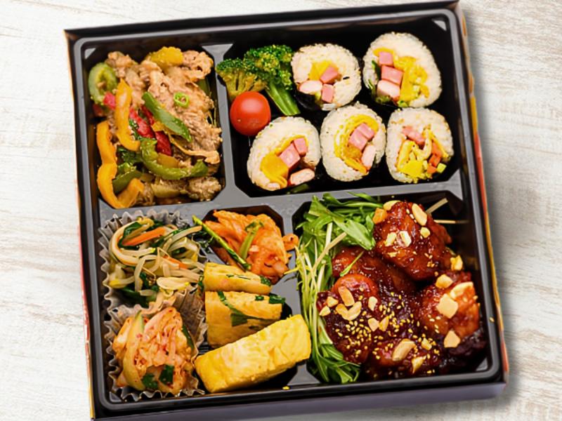 牛肉炒めとヤンニョムチキン弁当～キンパ～
