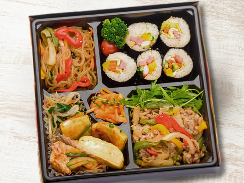 牛肉炒めとチャプチェ弁当～キンパ～