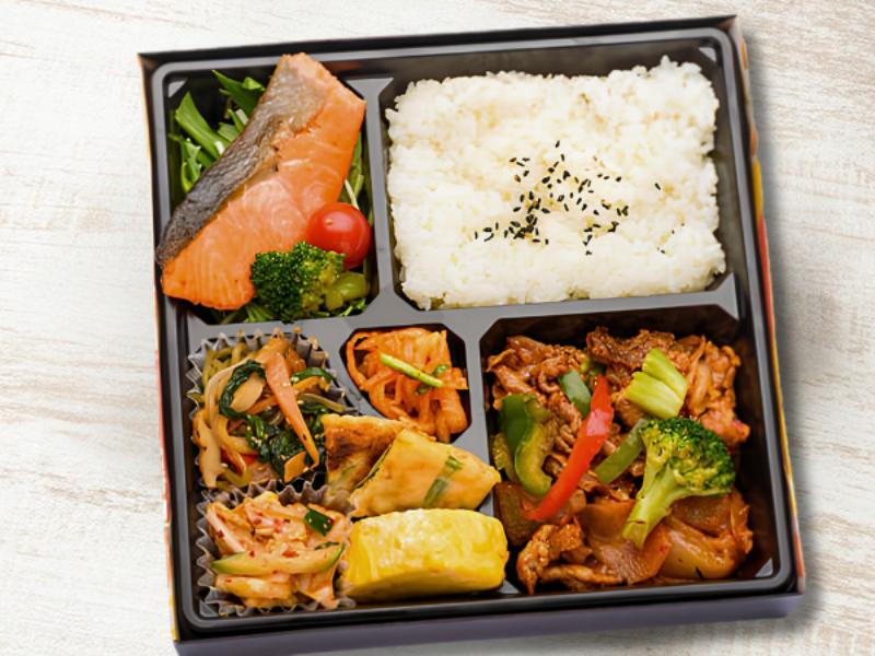 豚キムチと焼き鮭弁当