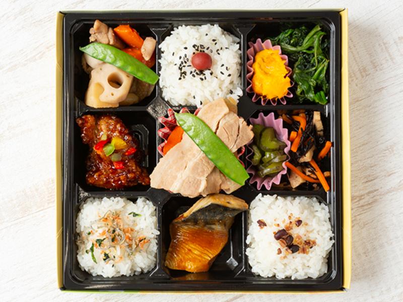 ［10］彩り９升肉じゃが弁当