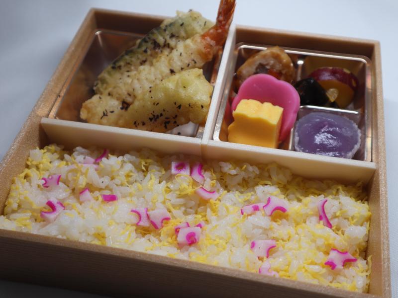 3種てんぷらの錦糸ご飯弁当