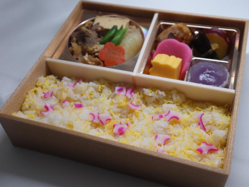 牛すき焼きの錦糸ご飯弁当