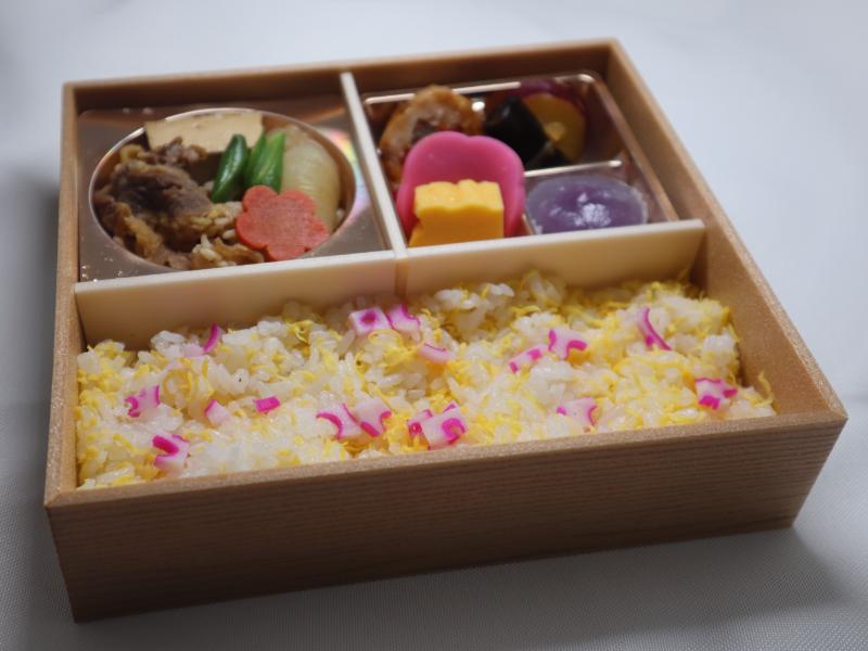 牛すき焼きの錦糸ご飯弁当