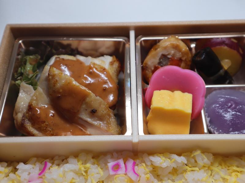 チキンソテーの錦糸ご飯弁当