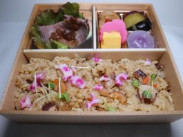 ローストビーフの海鮮炊き込みご飯弁当
