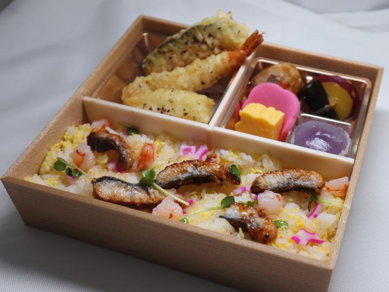 3種天ぷらの鰻と海老のチラシ寿司弁当