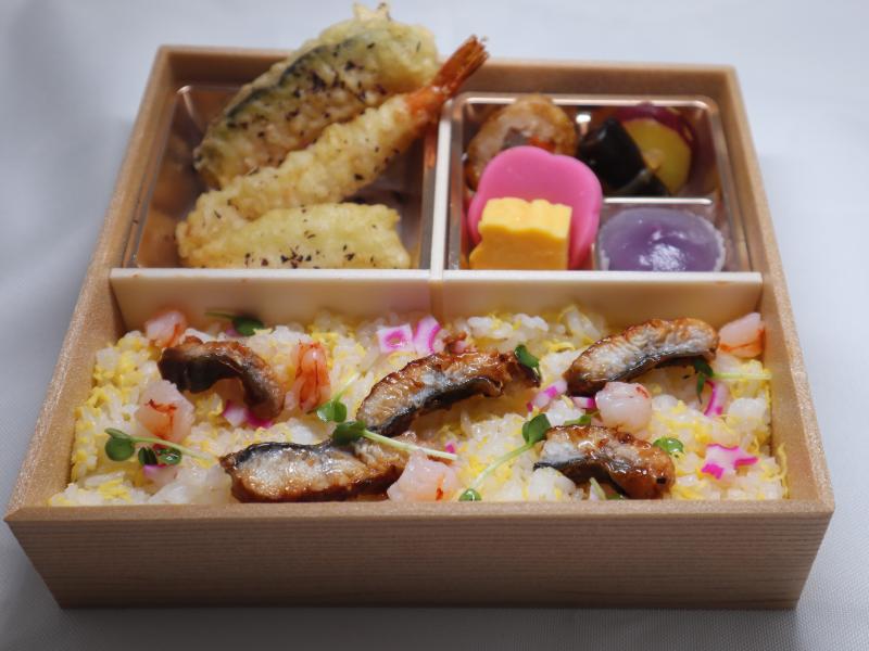 3種天ぷらの鰻と海老のチラシ寿司弁当