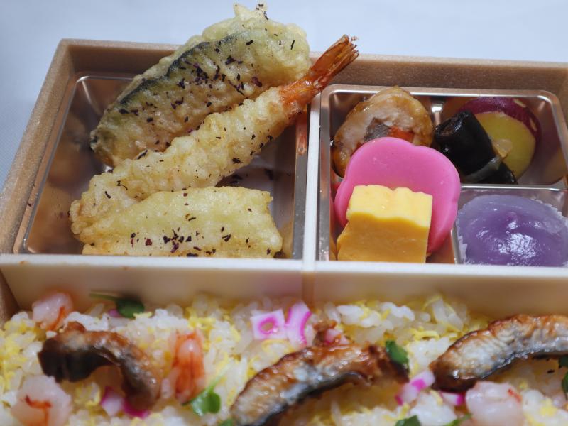 3種天ぷらの鰻と海老のチラシ寿司弁当