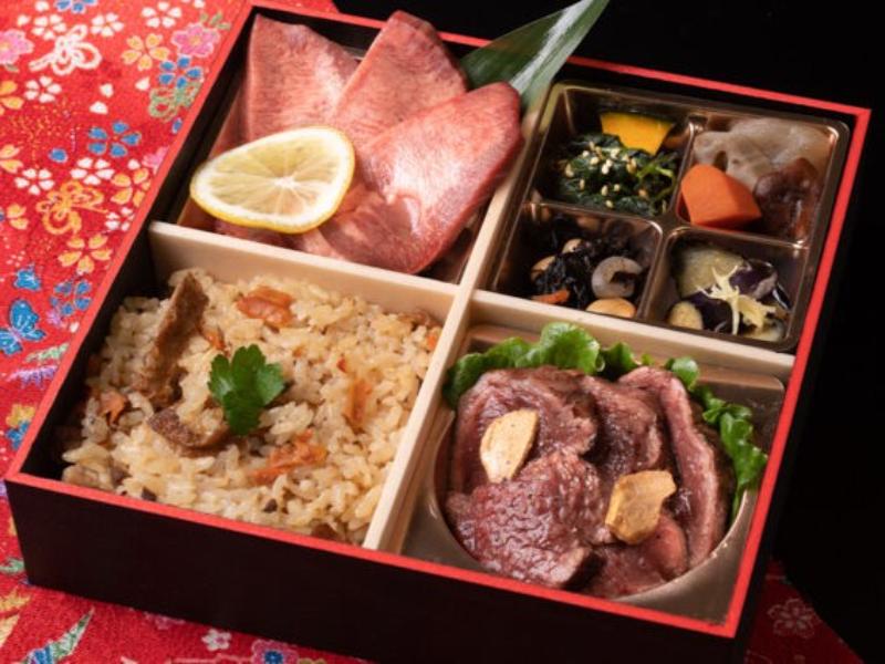 厚切り牛タンと国産牛赤身ステーキの炊き込み御膳