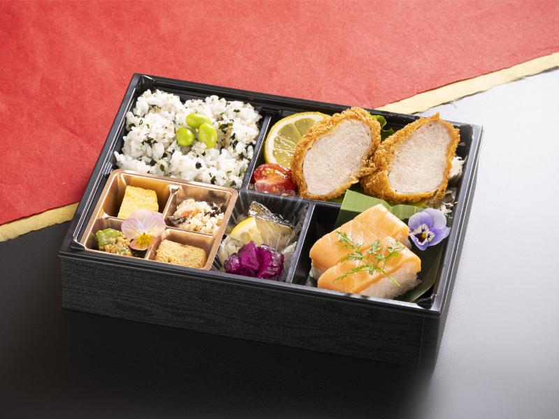 富山県産ます寿司弁当〜特選トロます寿司と手仕込みヒレカツ〜