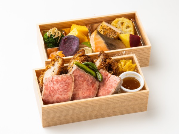 ごちそう2段懐石御膳 黒毛和牛厚切りローストビーフ＆醤油ひれかつ