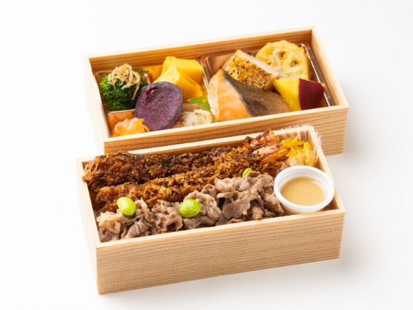 ごちそう2段懐石御膳 黒毛和牛すき焼き＆醤油海老ふらい