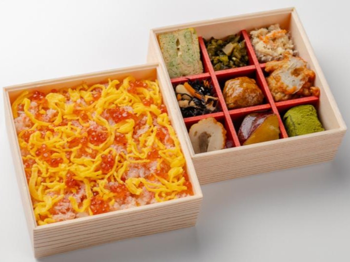 蟹ちらし寿司と彩り9升の二段弁当
