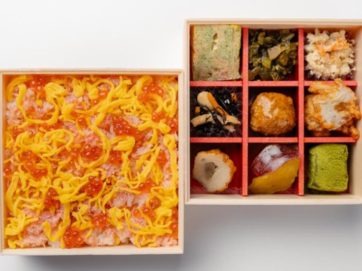 蟹ちらし寿司と彩り9升の二段弁当