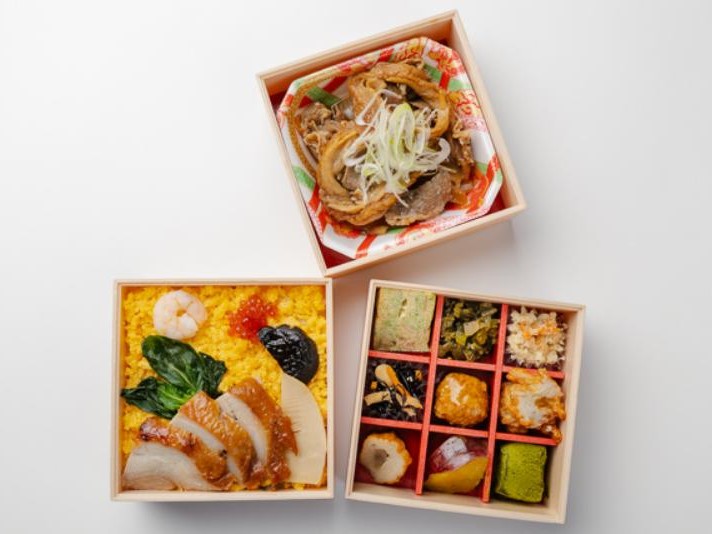 五目ちらし寿司と彩り9升の三段弁当