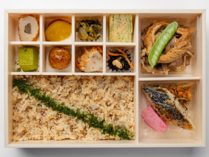 おかかご飯とサワラ西京焼きの彩り御膳