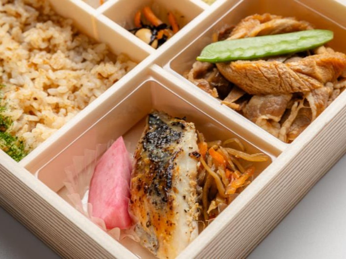 おかかご飯とサワラ西京焼きの彩り御膳