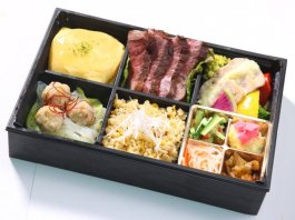 オーガニックビーフステーキ煮込み豚団子弁当
