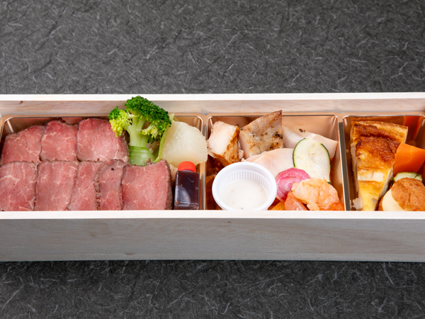 【500mlペット茶付き】ローストビーフ重肉尽くし弁当