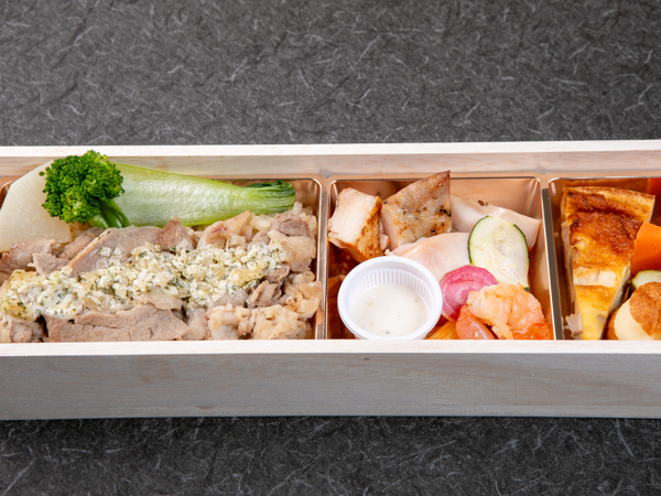 【500mlペット茶付き】牛しゃぶ南蛮ビストロ弁当