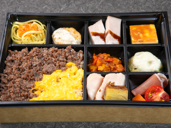 【500mlペット茶付き】フレンチコース弁当　牛そぼろ