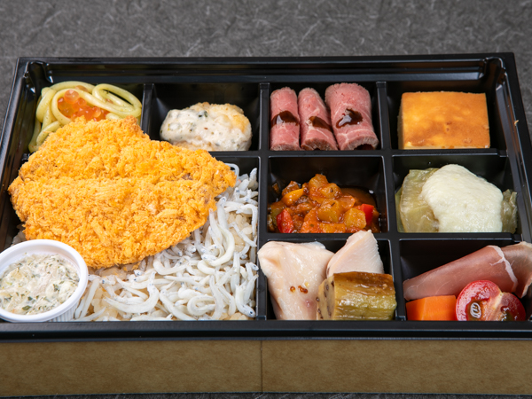 【500mlペット茶付き】フレンチコース弁当　シラス＆魚フライ