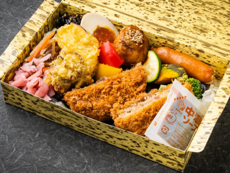 和い寿特製のり弁 和牛和豚のメンチカツ