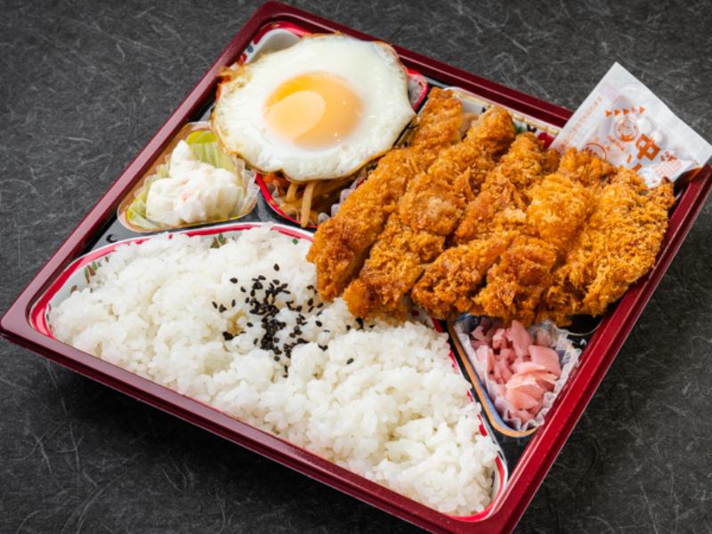ザックザク メガチキンカツ弁当