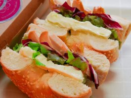Ｎ．Ｙ．ベーグルサンドイッチ！スモークチキン＆クリームチーズ＆トマト